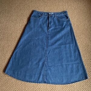 EUC Forever 21 Denim Midi Skirt, 31